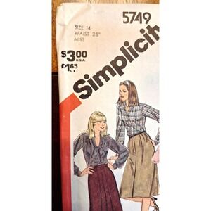 Simplicity sewing pattern #5749 Size 14